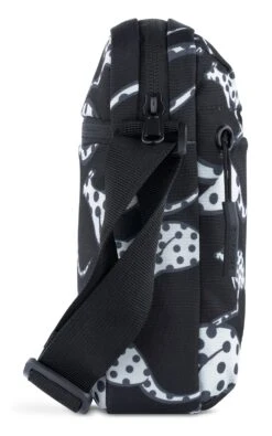 Chiemsee Jump N Fly Shoulderbag S Black -Guess Verkaufsgeschäft CHIEMSEE Jump N Fly Shoulderbag S Black 331019 1