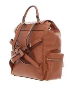Guess Kersti Large Flap Backpack Cognac 7 Guess Kersti Large Flap Backpack Cognac -Guess Verkaufsgeschäft GUESS Rucksack Kersti Large Flap Backpack Cognac 315806 3