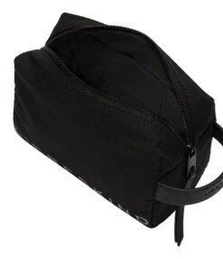 LIEBESKIND BERLIN Jillian Crisp Nylon Cosmetic Pouch S Black 5 LIEBESKIND BERLIN Jillian Crisp Nylon Cosmetic Pouch S Black -Guess Verkaufsgeschäft LIEBESKIND BERLIN Jillian Crisp Nylon Cosmetic Pouch S Black 312764 2