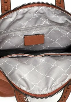Tamaris Anastasia Soft Backpack Cognac 9 Tamaris Anastasia Soft Backpack Cognac -Guess Verkaufsgeschäft Tamaris Rucksack Anastasia Soft Backpack Cognac 235950 4