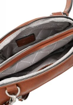 Tamaris Liselotte Crossover Bag Cognac 7 Tamaris Liselotte Crossover Bag Cognac -Guess Verkaufsgeschäft Tamaris Umhaengetasche Liselotte Crossover Bag Cognac 320487 1